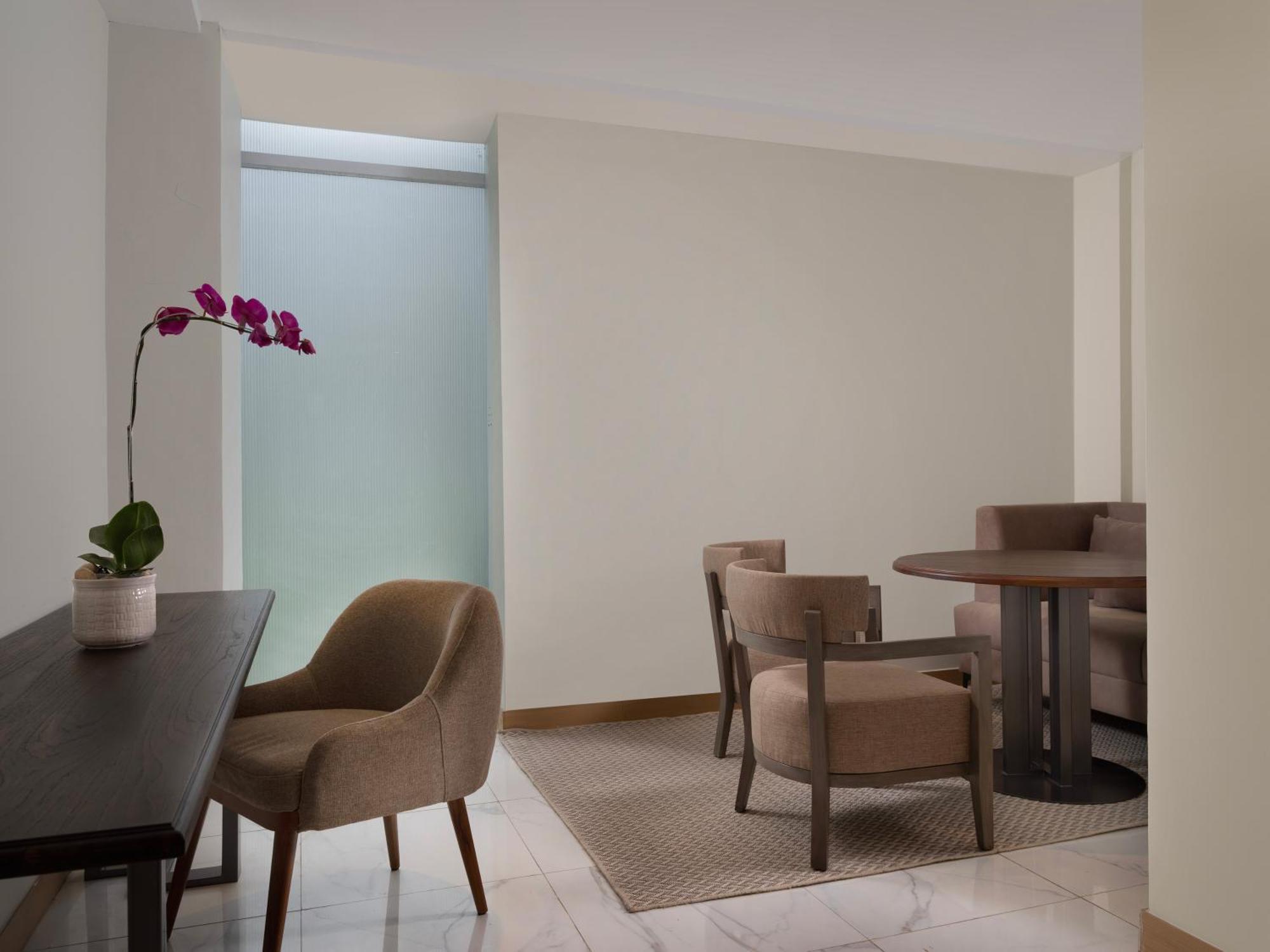 Golden Hill By Golden Tulip Hotel Tlekung Ngoại thất bức ảnh